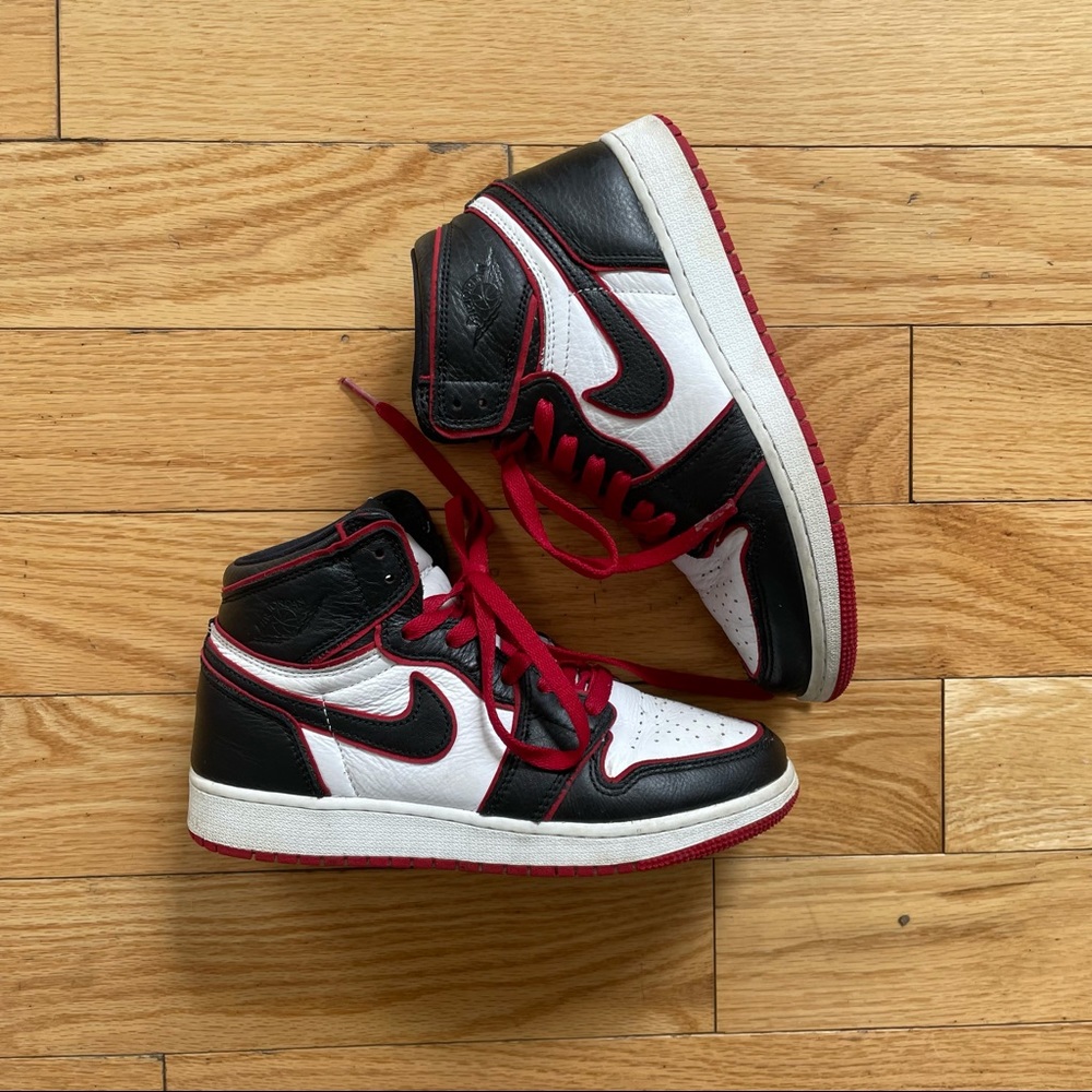 Nike Air Jordan 1 Retro Bloodlines